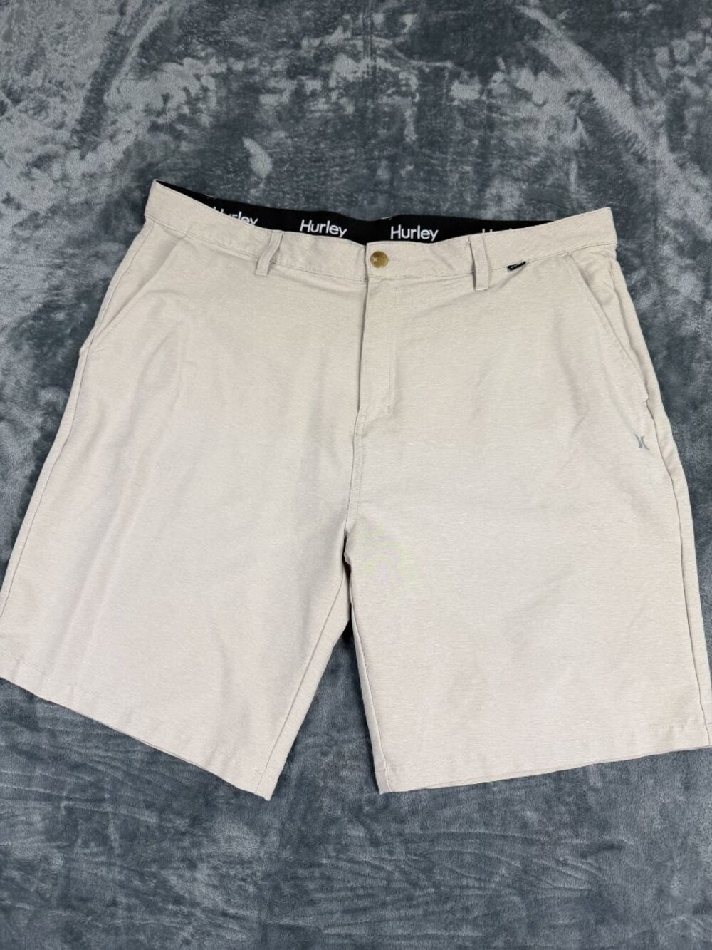 Hurley Mens Beige Chino Shorts Size 40 With Belt Loops & Side Pockets